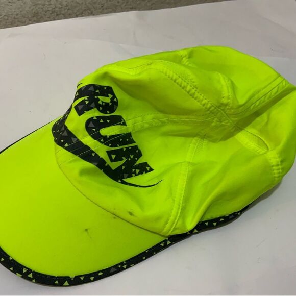 NIKE DRI FIT "RUN" WOMEN'S FEATHERLIGHT RUNNING HAT - ONE SIZE FITS ALL rare pin - Picture 3 of 6